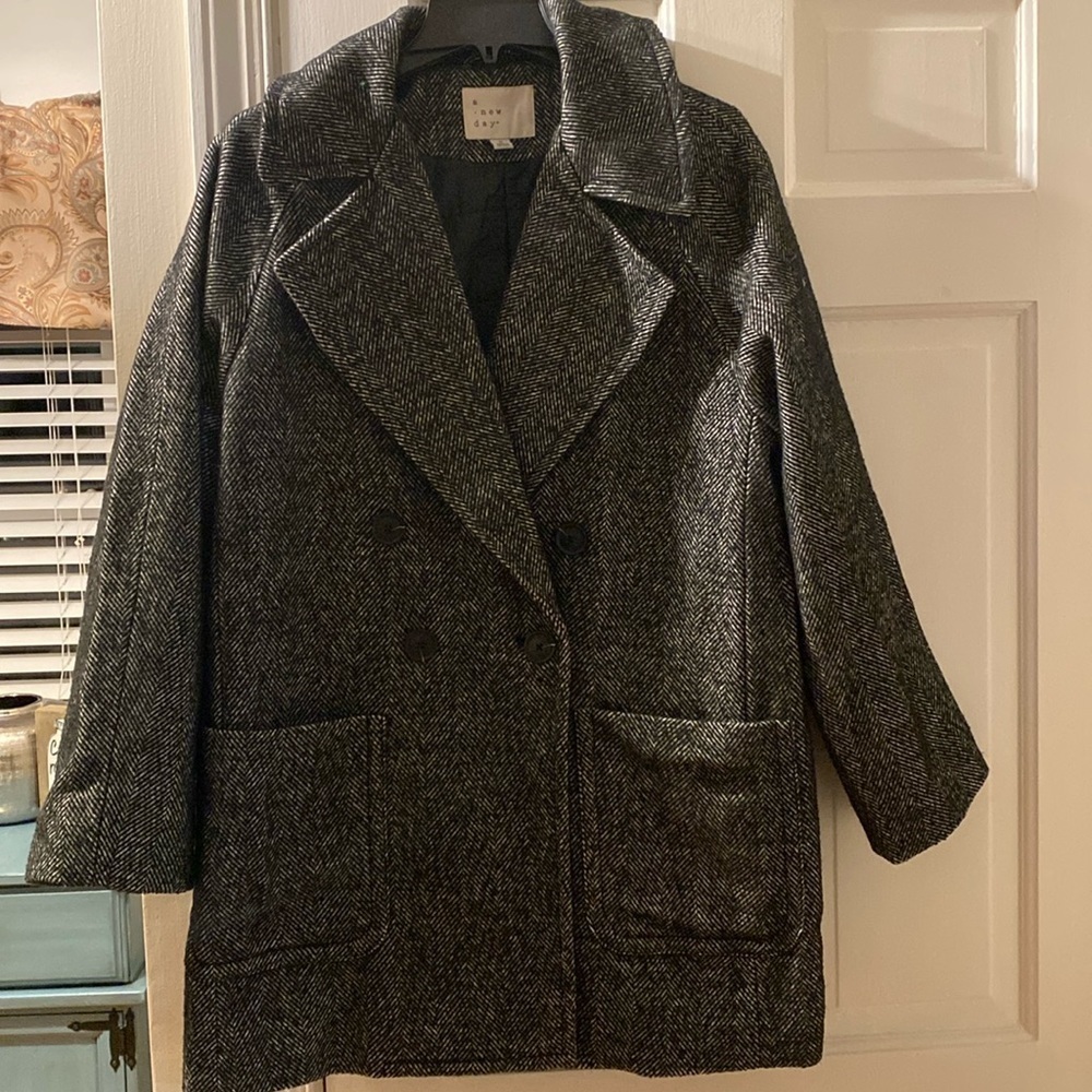 A new day size medium tweed coat nwot
